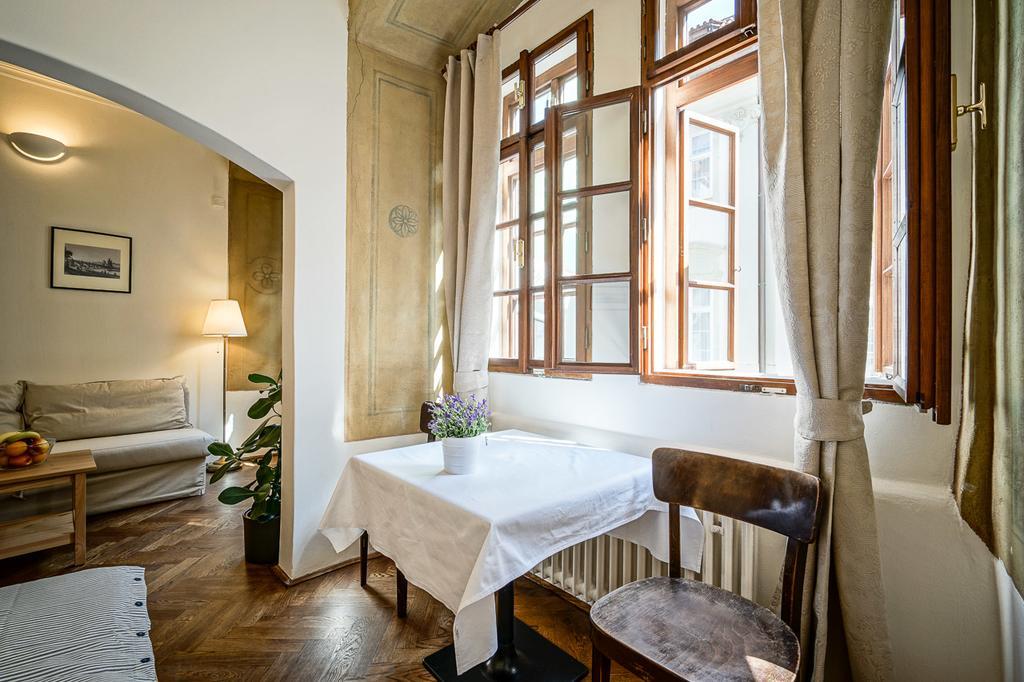 Apartmany Nerudova 36 Praha Bagian luar foto