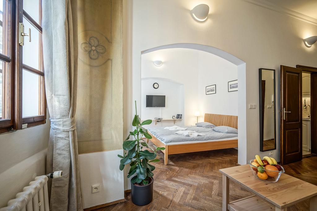 Apartmany Nerudova 36 Praha Bagian luar foto